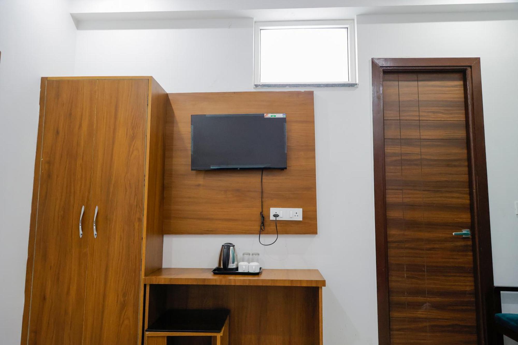 Hotel Parth Inn Ришикеш Экстерьер фото