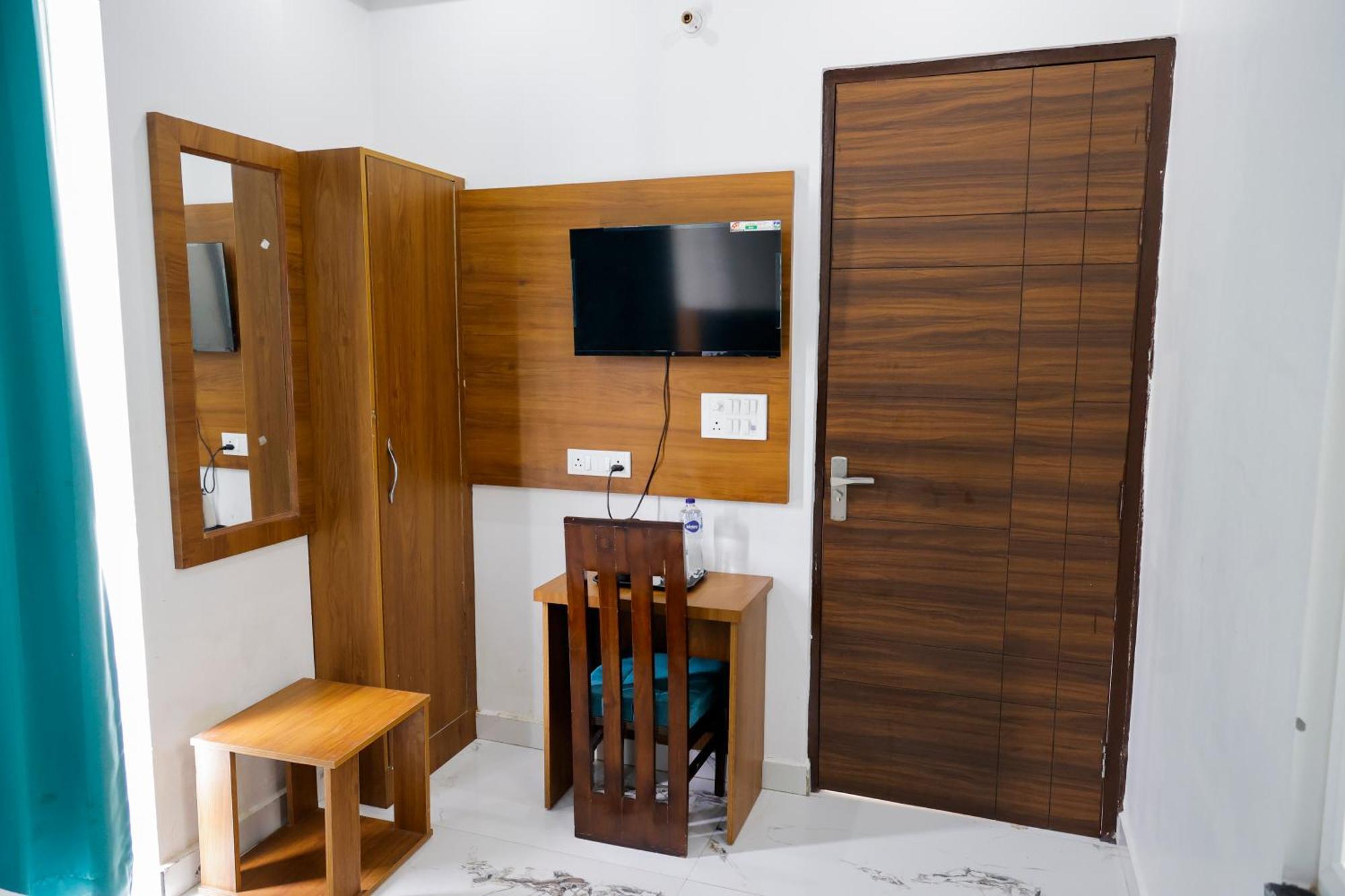 Hotel Parth Inn Ришикеш Экстерьер фото