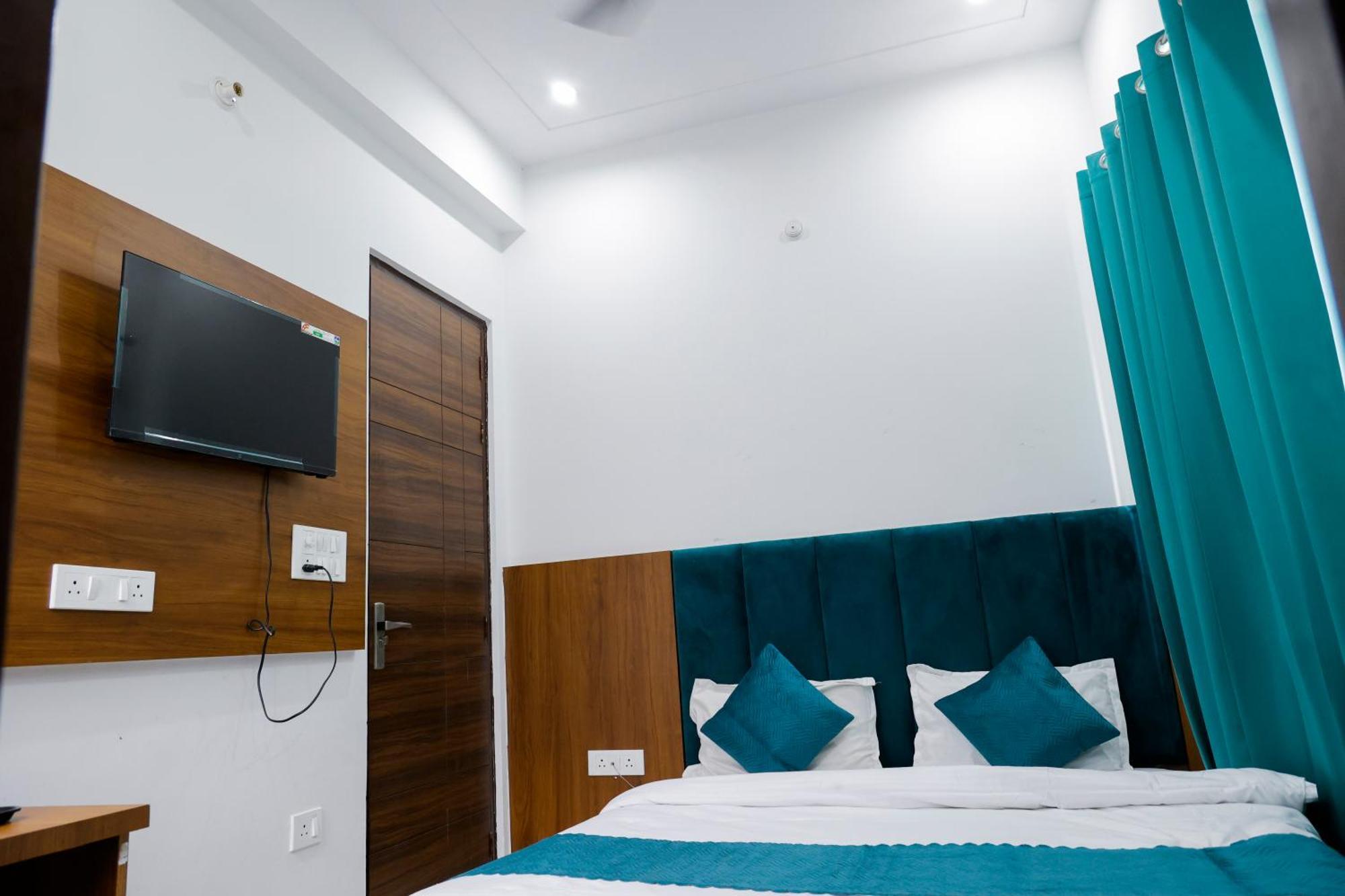 Hotel Parth Inn Ришикеш Экстерьер фото